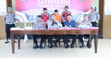 Satreskrim Polres Aceh Jaya Ungkap Kasus Pembunuhan di Sampoiniet, Kapolres Tegaskan Proses Hukum Transparan Satreskrim Polres Aceh Jaya Ungkap Kasus Pembunuhan di Sampoiniet, Kapolres Tegaskan Proses Hukum Transparan