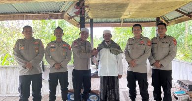 Perkuat Komunikasi dengan Berbagai Elemen Masyarakat, Kasat Binmas Polres Aceh Jaya: “Polisi Harus Dekat dengan Masyarakat” Perkuat Komunikasi dengan Berbagai Elemen Masyarakat, Kasat Binmas Polres Aceh Jaya: “Polisi Harus Dekat dengan Masyarakat”