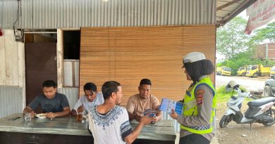 Lewat Polantas Karib, Satlantas Polres Aceh Jaya Ajak Pengendara Tertib Berlalu Lintas dan Utamakan Keselamatan Lewat Polantas Karib, Satlantas Polres Aceh Jaya Ajak Pengendara Tertib Berlalu Lintas dan Utamakan Keselamatan